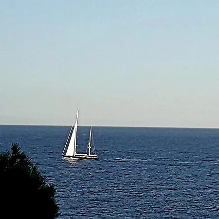 Transatlantique En Premiere Ligne De Dite Esmeralda